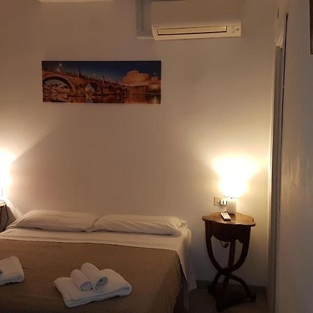 Hotel Domus Ferraro Roma Exterior foto