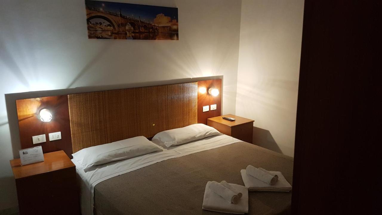 Hotel Domus Ferraro Roma Exterior foto